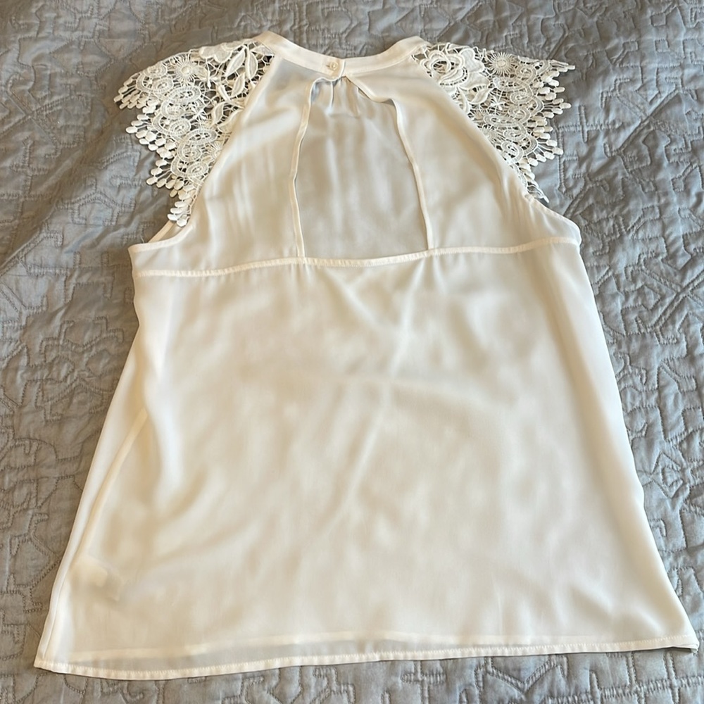 Express White Blouse - Picture 2 of 3